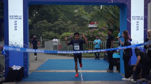 Race photo from KEMLU RUN 2025