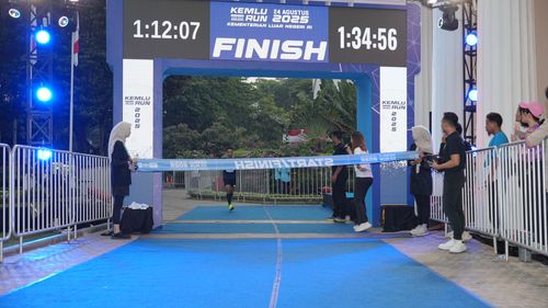 Race photo from KEMLU RUN 2025