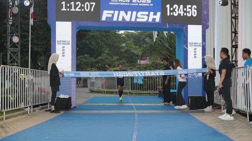 Race photo from KEMLU RUN 2025