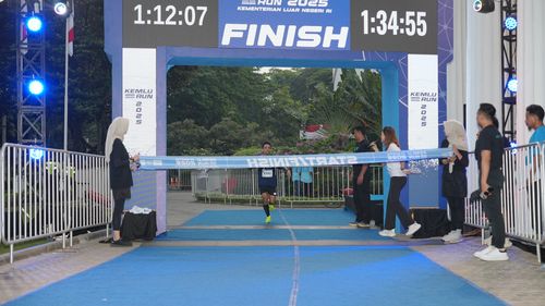 Race photo from KEMLU RUN 2025