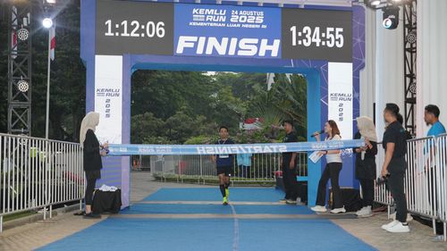 Race photo from KEMLU RUN 2025