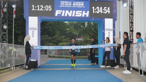 Race photo from KEMLU RUN 2025