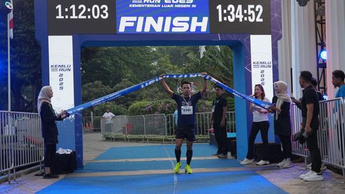 Race photo from KEMLU RUN 2025