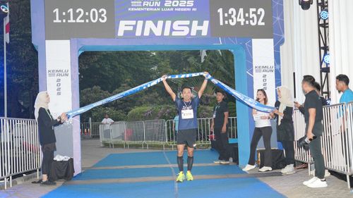 Race photo from KEMLU RUN 2025