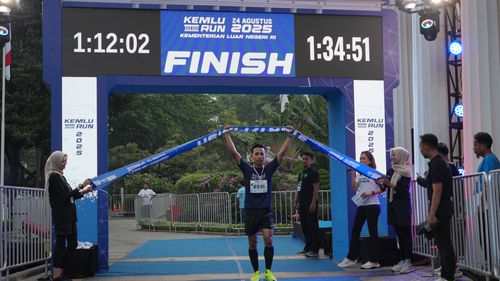 Race photo from KEMLU RUN 2025