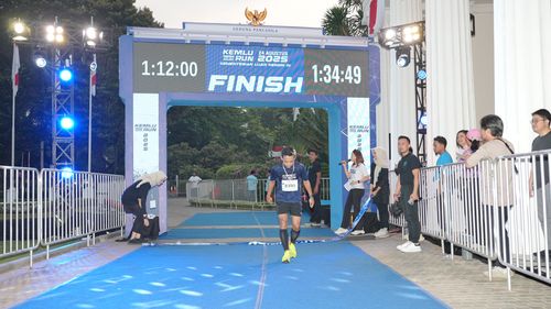 Race photo from KEMLU RUN 2025