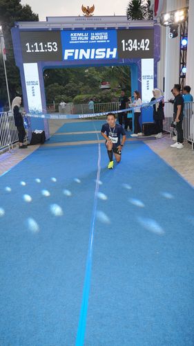 Race photo from KEMLU RUN 2025