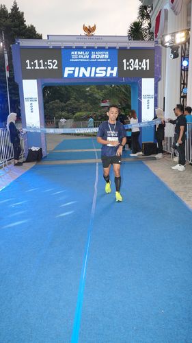 Race photo from KEMLU RUN 2025