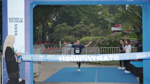 Race photo from KEMLU RUN 2025