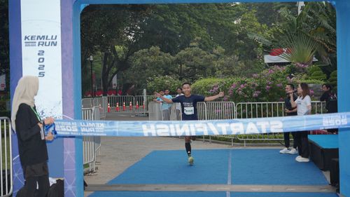 Race photo from KEMLU RUN 2025
