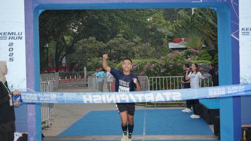 Race photo from KEMLU RUN 2025