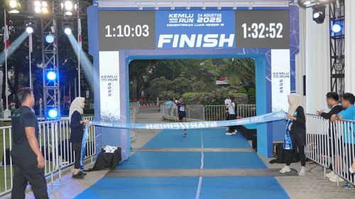 Race photo from KEMLU RUN 2025