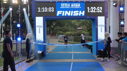 Race photo from KEMLU RUN 2025