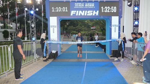 Race photo from KEMLU RUN 2025