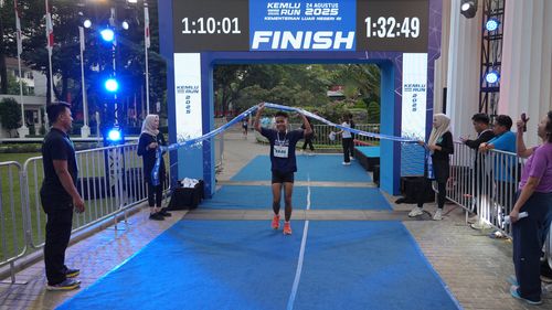 Race photo from KEMLU RUN 2025