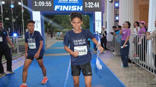 Race photo from KEMLU RUN 2025