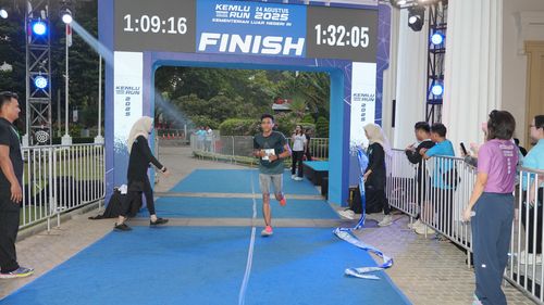 Race photo from KEMLU RUN 2025
