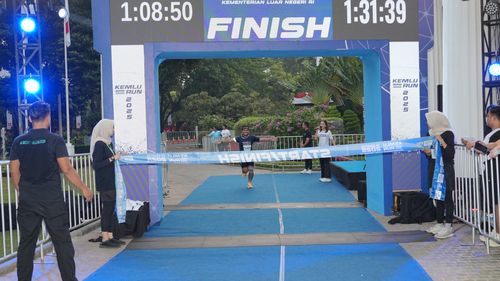 Race photo from KEMLU RUN 2025