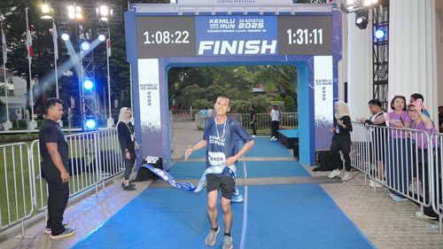 Race photo from KEMLU RUN 2025