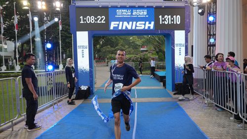 Race photo from KEMLU RUN 2025