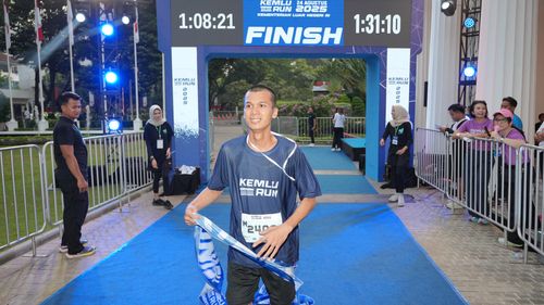 Race photo from KEMLU RUN 2025
