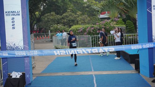 Race photo from KEMLU RUN 2025