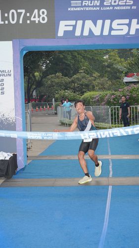 Race photo from KEMLU RUN 2025