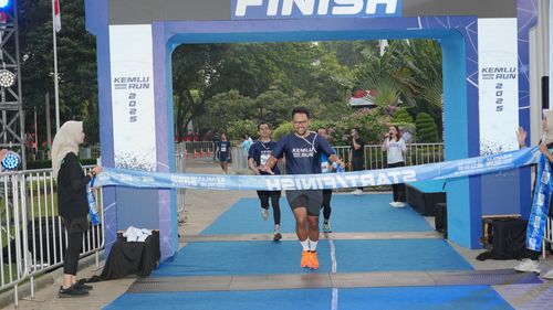 Race photo from KEMLU RUN 2025