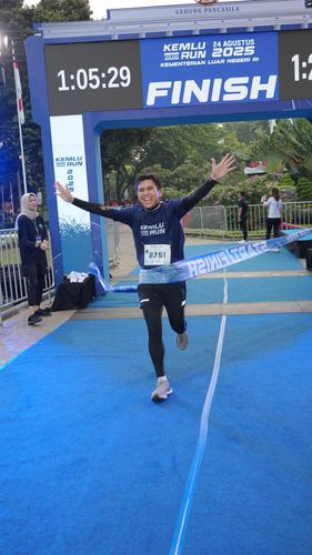 Race photo from KEMLU RUN 2025