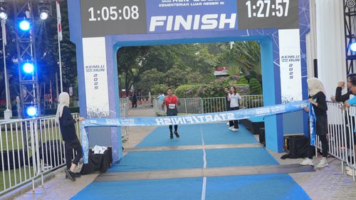 Race photo from KEMLU RUN 2025