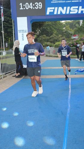 Race photo from KEMLU RUN 2025