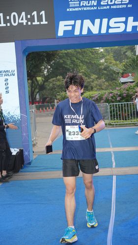 Race photo from KEMLU RUN 2025