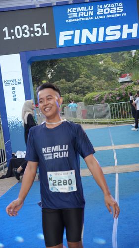 Race photo from KEMLU RUN 2025