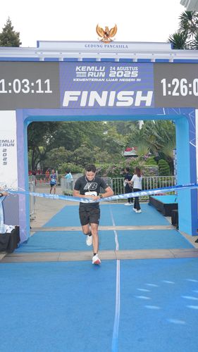 Race photo from KEMLU RUN 2025