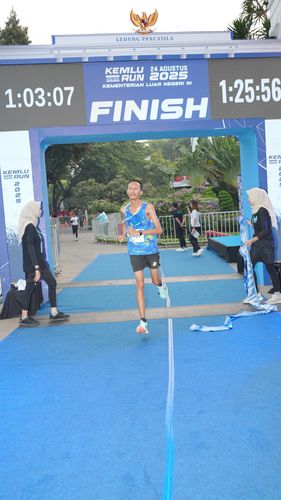 Race photo from KEMLU RUN 2025