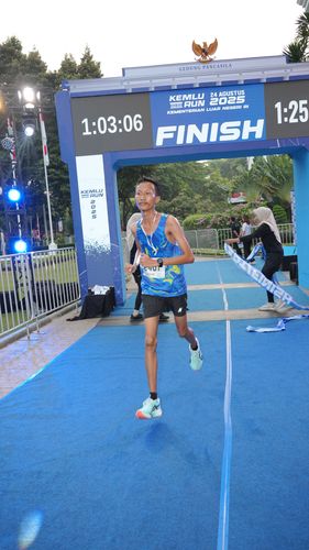 Race photo from KEMLU RUN 2025