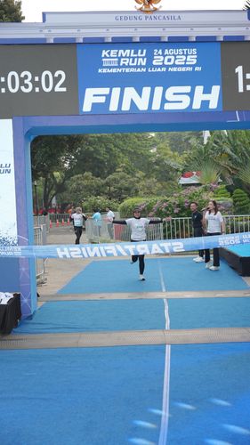 Race photo from KEMLU RUN 2025