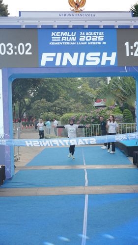 Race photo from KEMLU RUN 2025