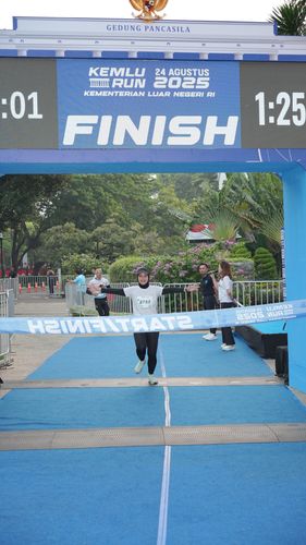 Race photo from KEMLU RUN 2025