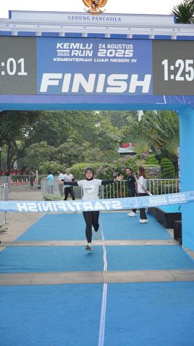 Race photo from KEMLU RUN 2025