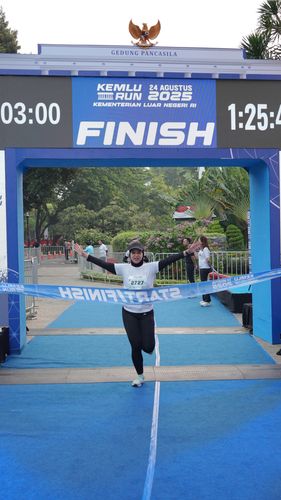 Race photo from KEMLU RUN 2025