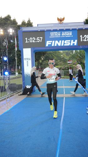 Race photo from KEMLU RUN 2025