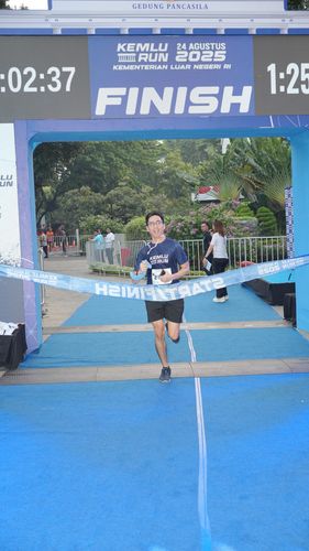 Race photo from KEMLU RUN 2025