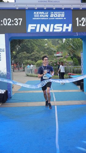 Race photo from KEMLU RUN 2025