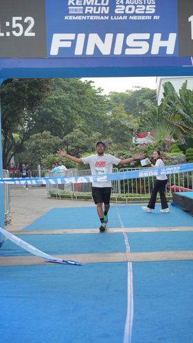 Race photo from KEMLU RUN 2025