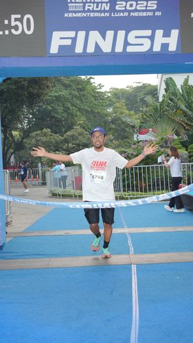 Race photo from KEMLU RUN 2025