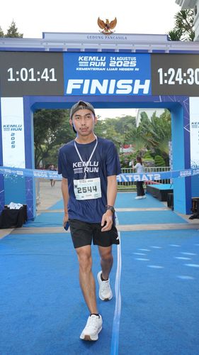 Race photo from KEMLU RUN 2025