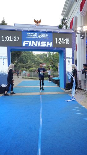 Race photo from KEMLU RUN 2025