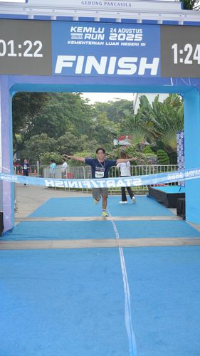 Race photo from KEMLU RUN 2025