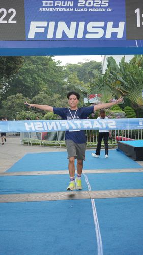 Race photo from KEMLU RUN 2025